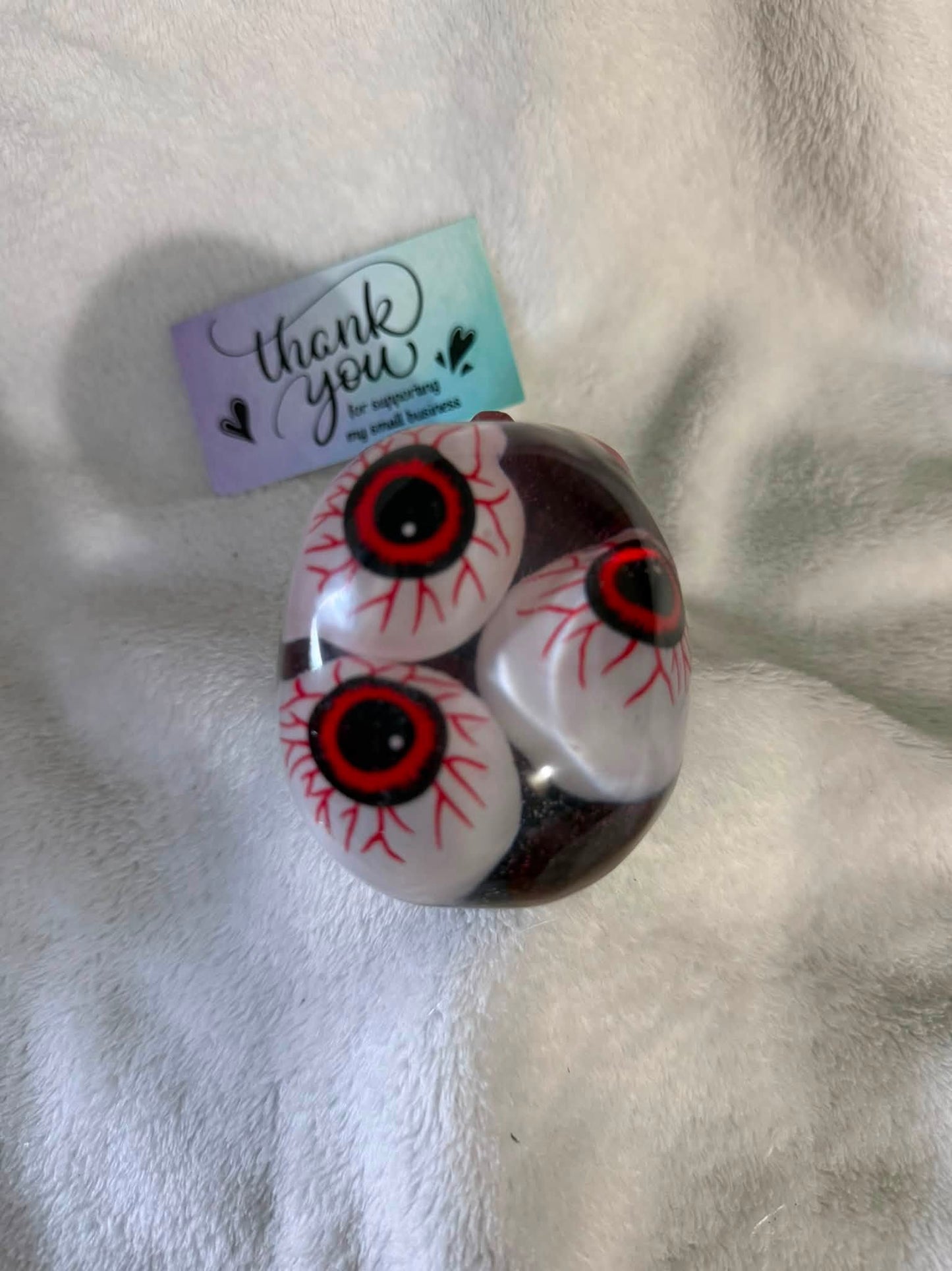 Gothic Bloodshot Eyes Skull Décor