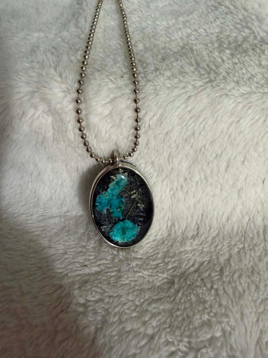 Turquoise Baby's Breath Oval Resin Pendant Necklace
