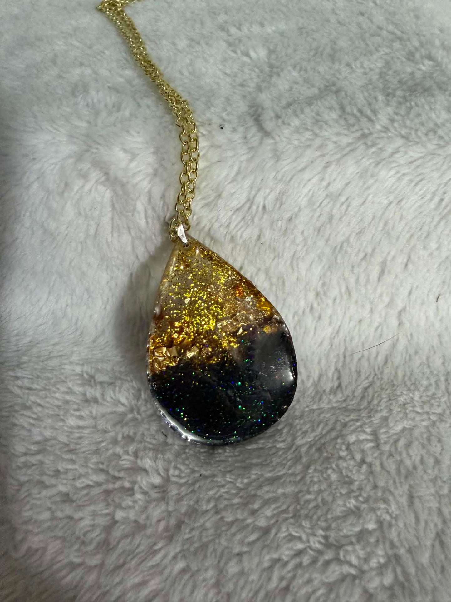 Black & Gold Color Block Teardrop Resin Pendant Necklace