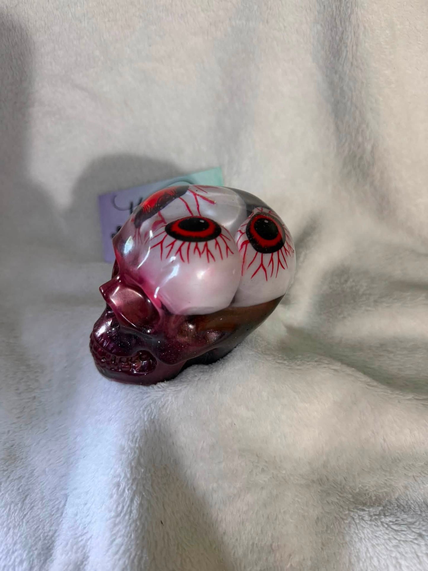 Gothic Bloodshot Eyes Skull Décor