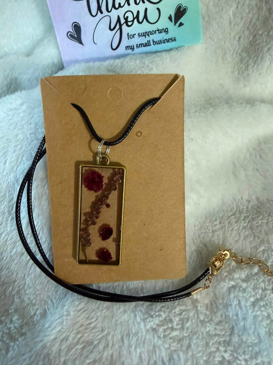 Gypsophila & Amaranth Rectangular Pendant Necklace