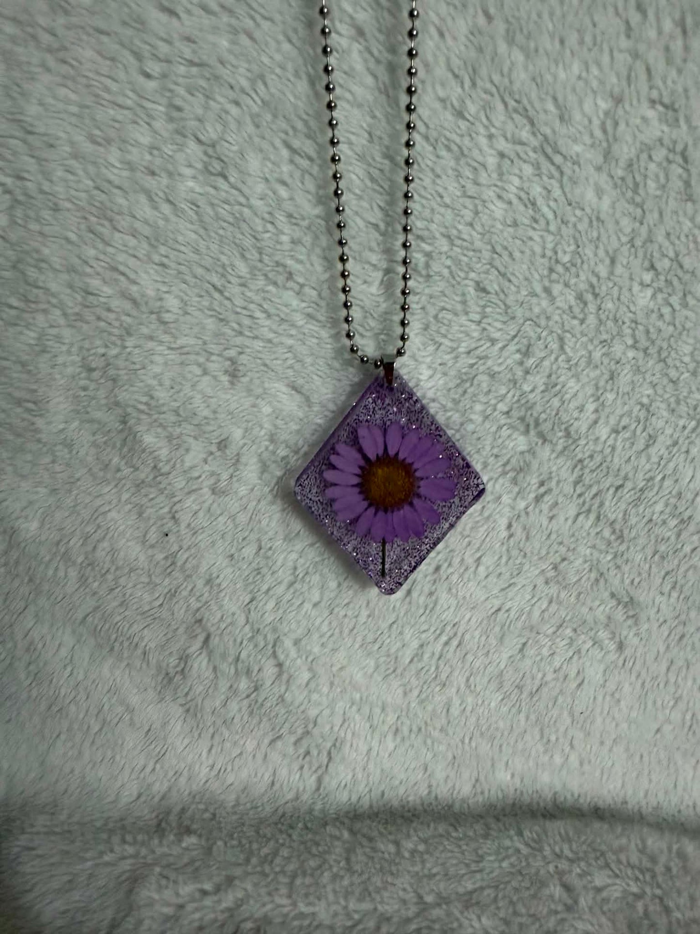 Pressed White Daisy Resin Diamond Pendant Necklace