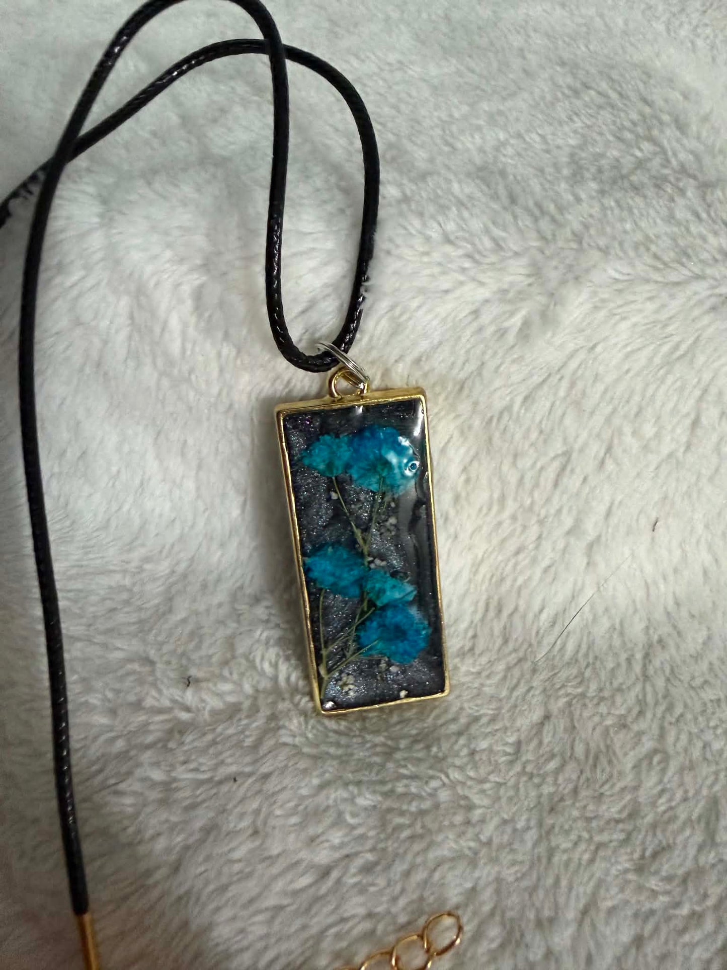 Turquoise Baby's Breath Resin Rectangle Bezel Pendant Necklace